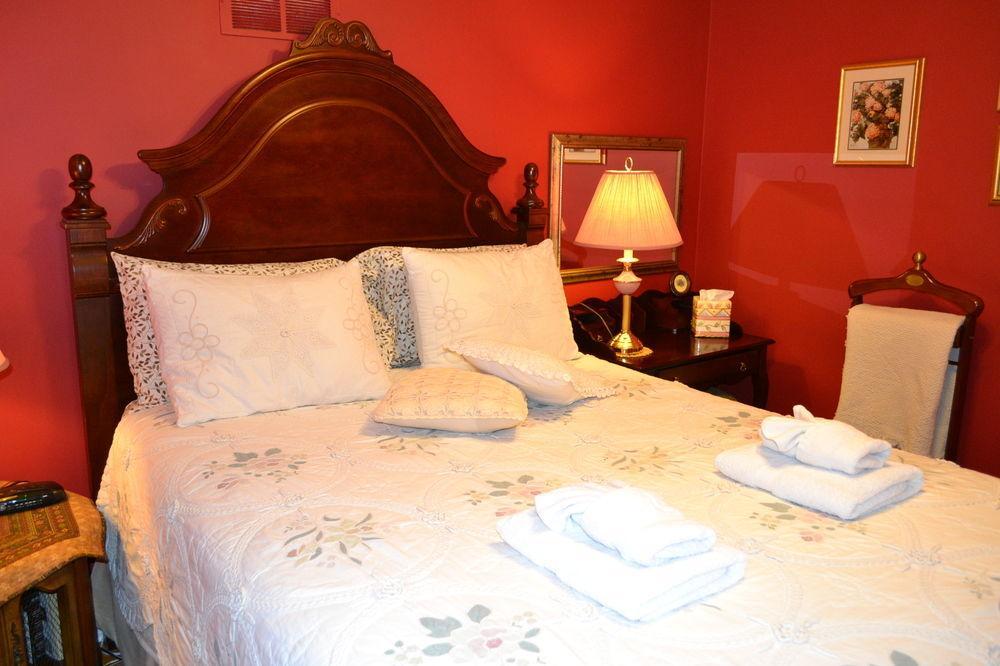 Williams Gate Bed & Breakfast Private Suites Niagara-on-the-Lake ภายนอก รูปภาพ