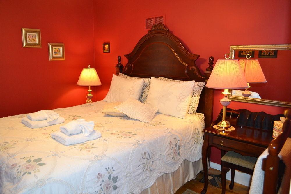 Williams Gate Bed & Breakfast Private Suites Niagara-on-the-Lake ภายนอก รูปภาพ