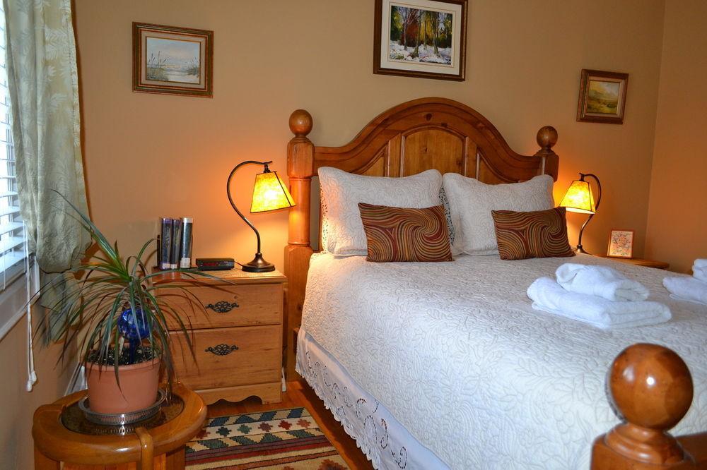 Williams Gate Bed & Breakfast Private Suites Niagara-on-the-Lake ภายนอก รูปภาพ