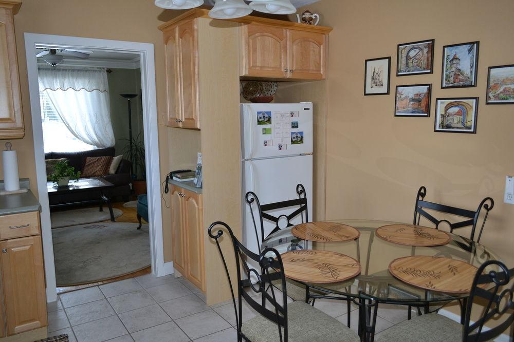 Williams Gate Bed & Breakfast Private Suites Niagara-on-the-Lake ภายนอก รูปภาพ
