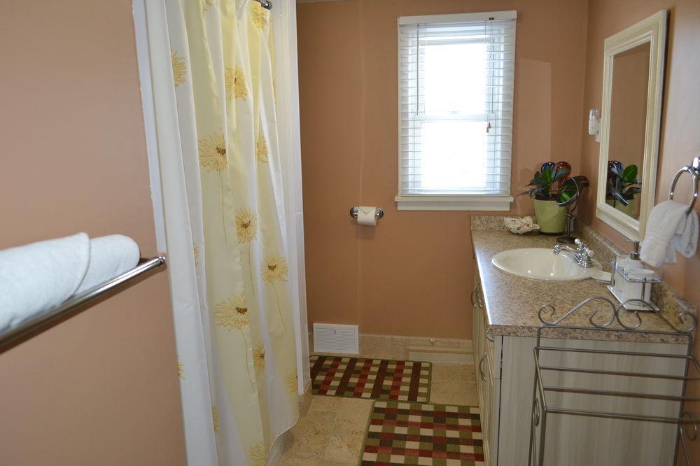 Williams Gate Bed & Breakfast Private Suites Niagara-on-the-Lake ภายนอก รูปภาพ