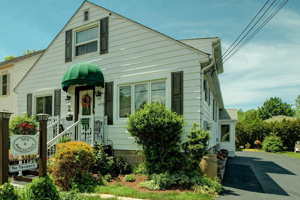 Williams Gate Bed & Breakfast Private Suites Niagara-on-the-Lake ภายนอก รูปภาพ