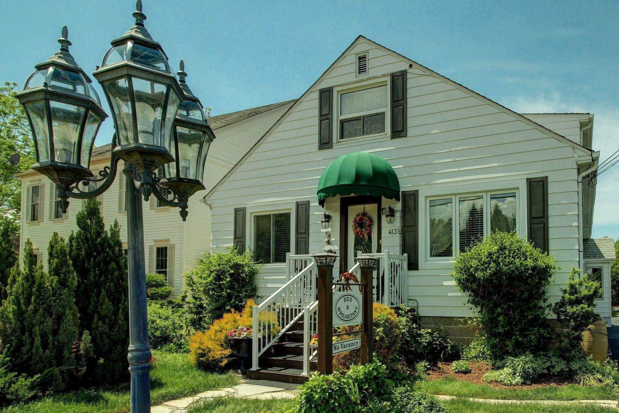 Williams Gate Bed & Breakfast Private Suites Niagara-on-the-Lake ภายนอก รูปภาพ