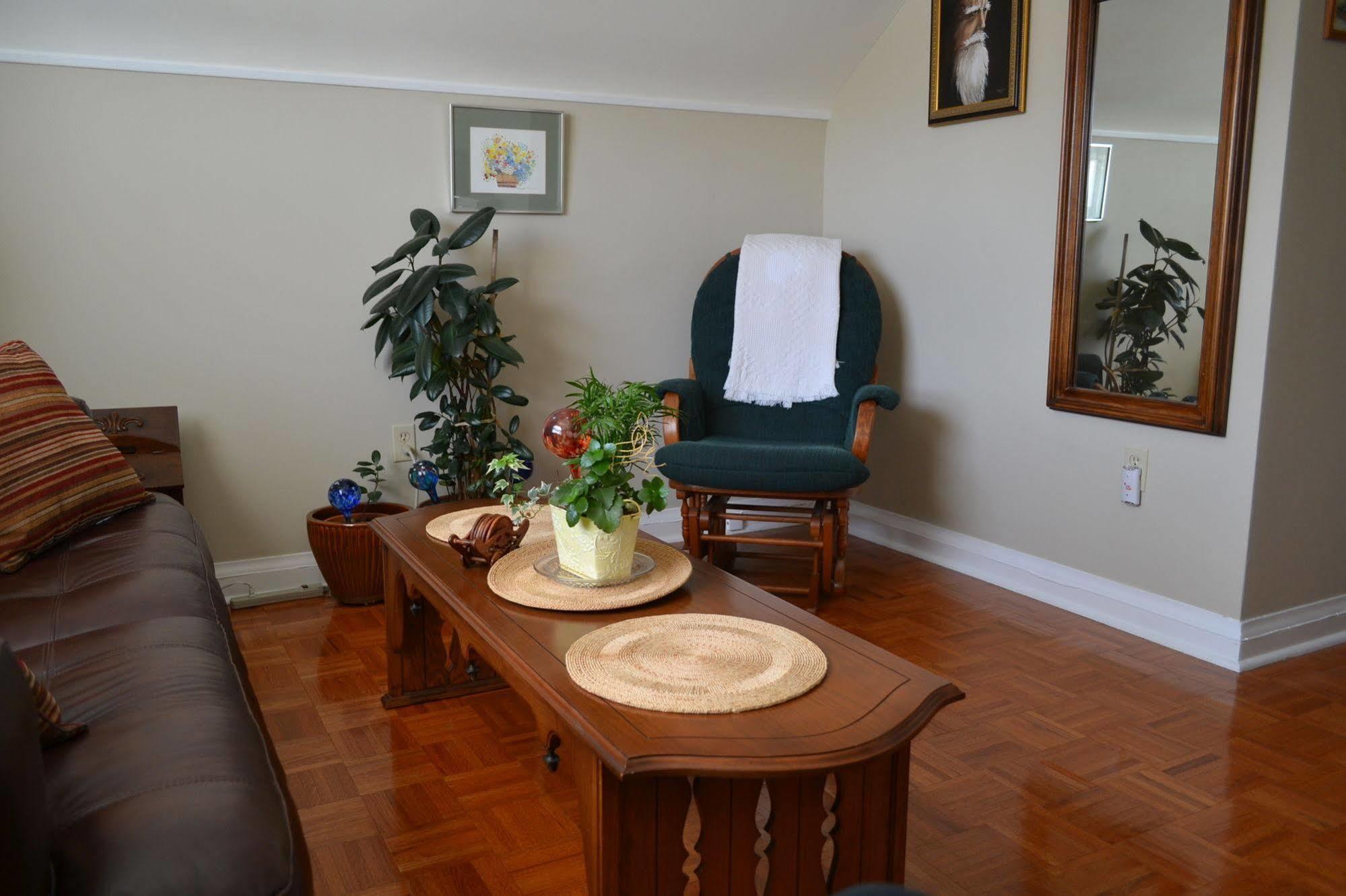 Williams Gate Bed & Breakfast Private Suites Niagara-on-the-Lake ภายนอก รูปภาพ