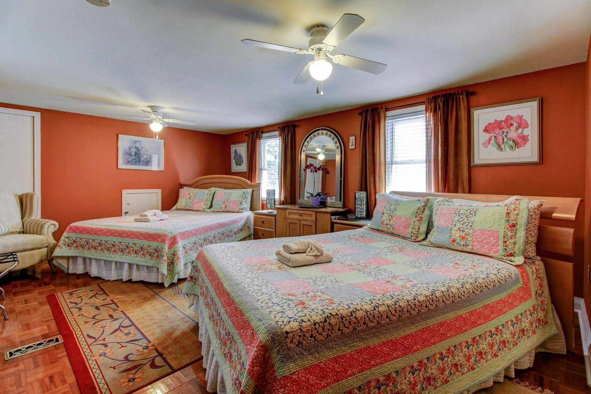 Williams Gate Bed & Breakfast Private Suites Niagara-on-the-Lake ภายนอก รูปภาพ
