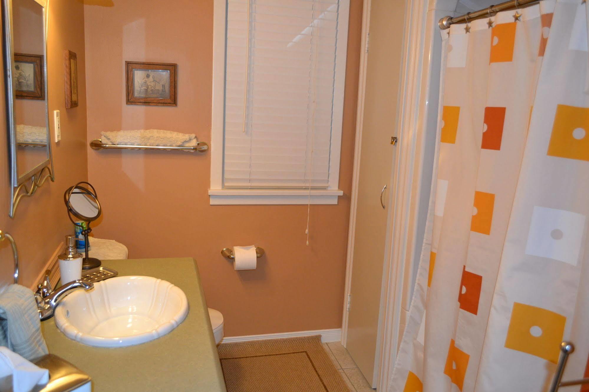 Williams Gate Bed & Breakfast Private Suites Niagara-on-the-Lake ภายนอก รูปภาพ