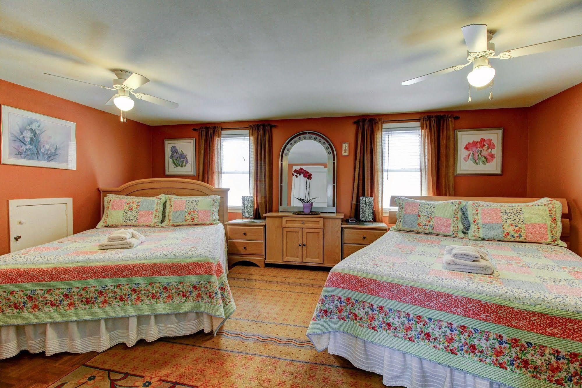 Williams Gate Bed & Breakfast Private Suites Niagara-on-the-Lake ภายนอก รูปภาพ