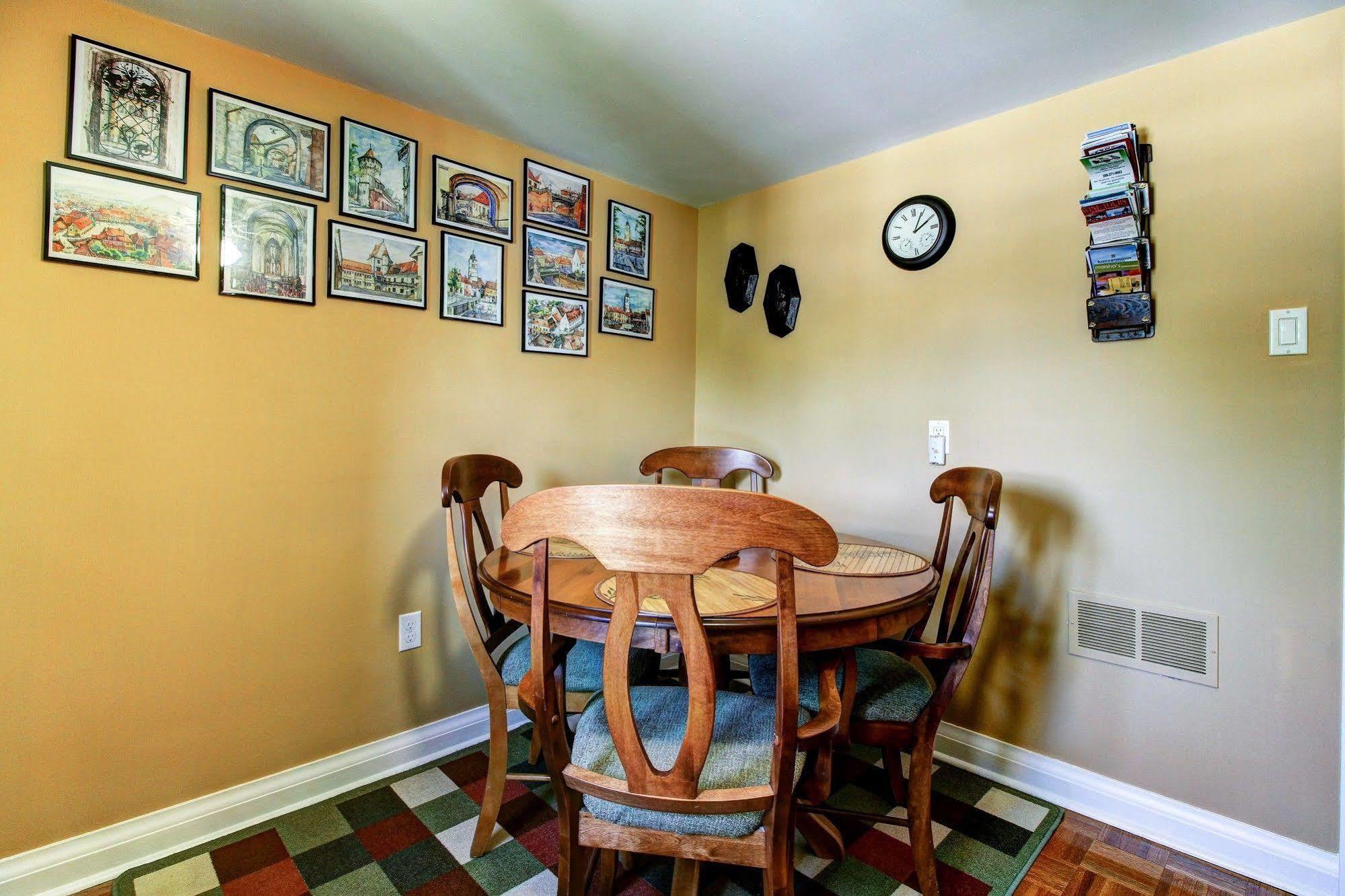 Williams Gate Bed & Breakfast Private Suites Niagara-on-the-Lake ภายนอก รูปภาพ