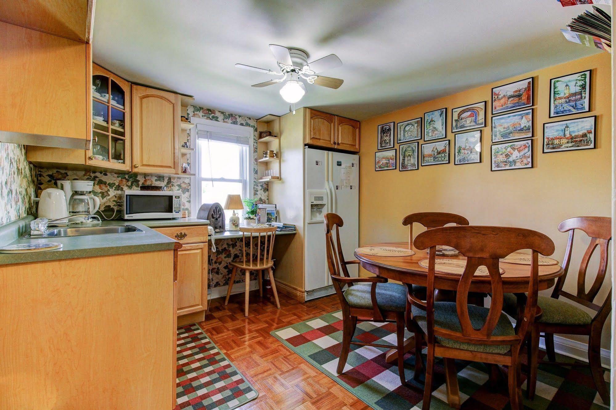 Williams Gate Bed & Breakfast Private Suites Niagara-on-the-Lake ภายนอก รูปภาพ